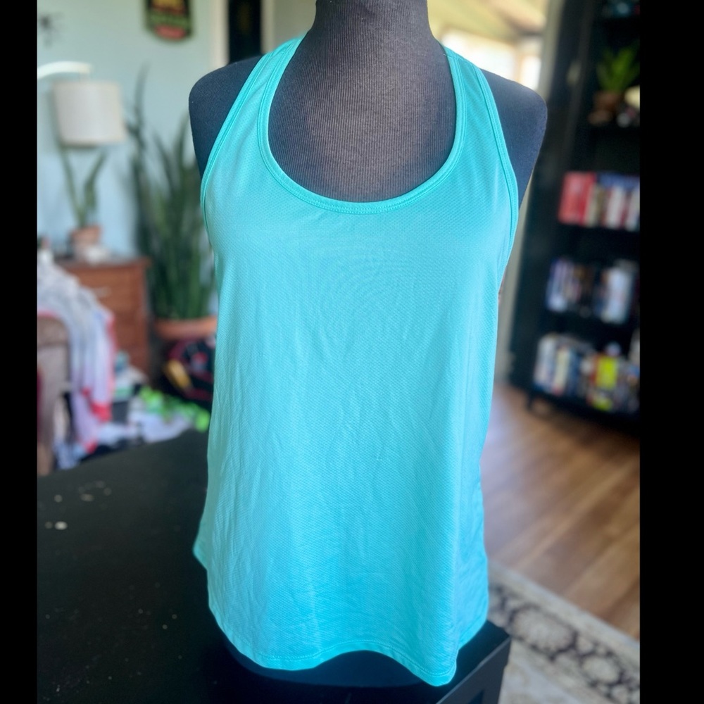 Old Navy Active Go Dry Size Small